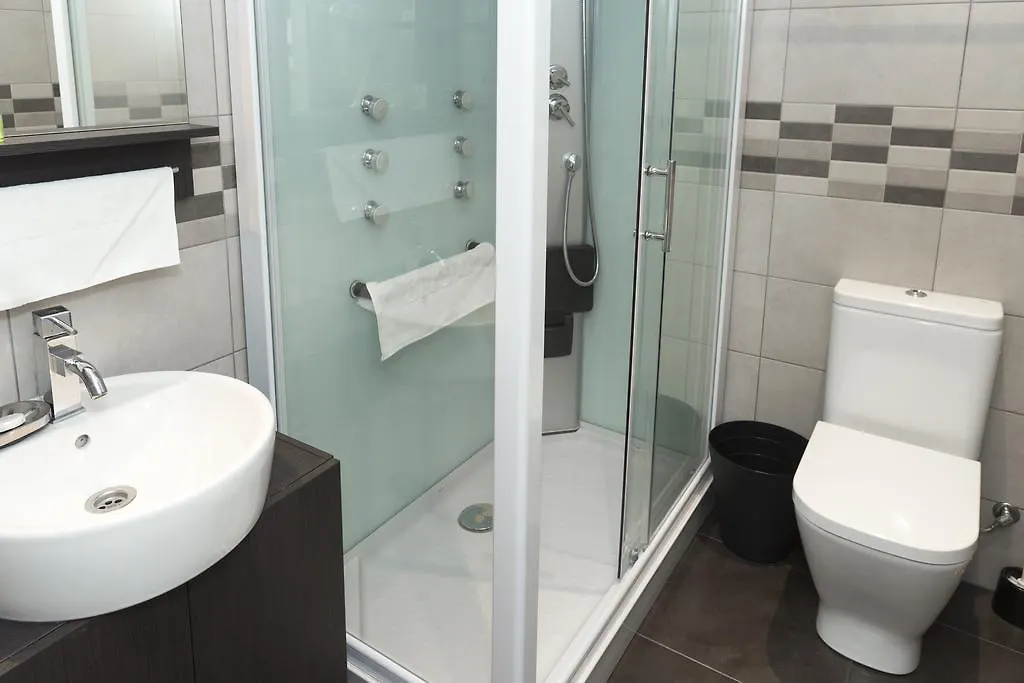 Brustar Sagrada Familia Hotel Barcelona 2*,