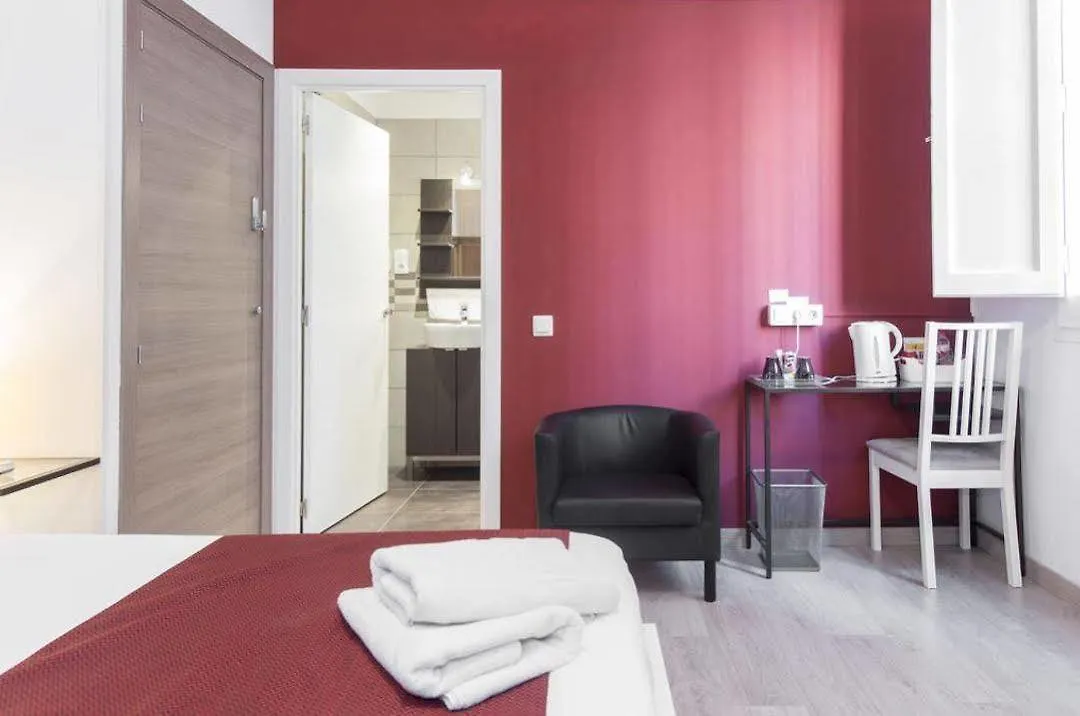 Brustar Sagrada Familia Hotel Barcelona 2*,